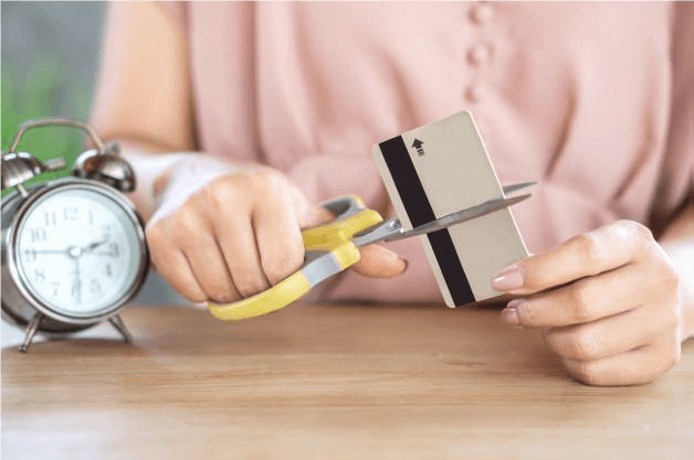 cutting credit card